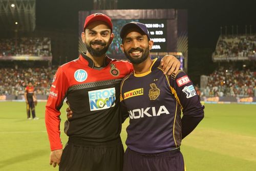 Virat Kohli (L) and Dinesh Karthik (picture courtesy: BCCI/iplt20.com)