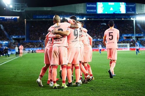 Deportivo Alaves v FC Barcelona - La Liga