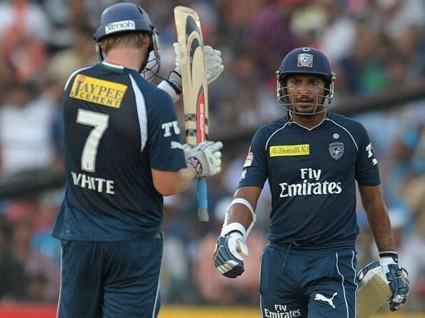 White and Sangakkara - Image Courtesy ( BCCI/IPLT20.com)