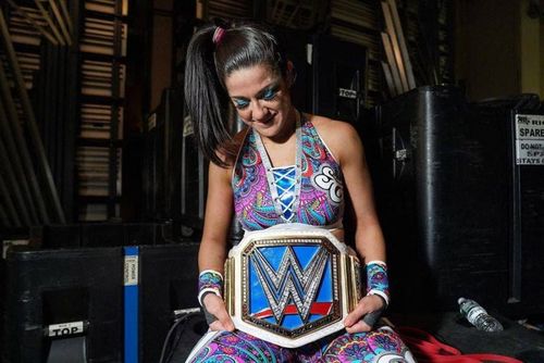 Bayley is your new SmackDown women's champion!