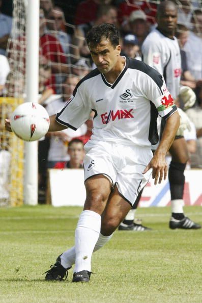 Roberto Mart&Atilde;&shy;nez as a player at Swansea City