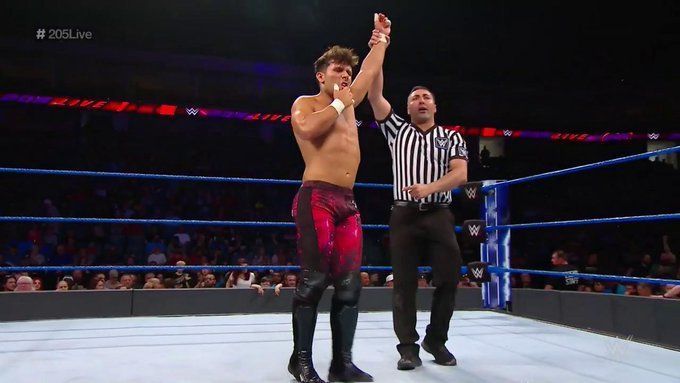 Noam Dar made quick work of his opponent tonight