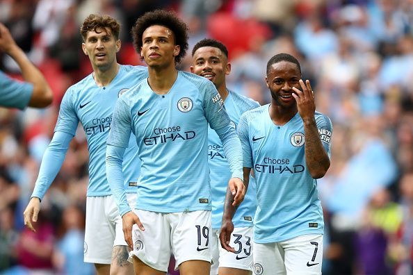 Leroy Sane (centre)