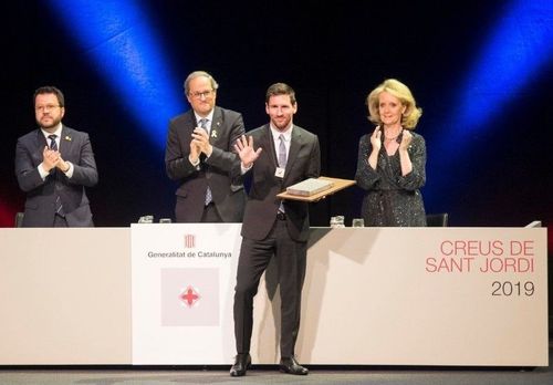 Messi was awarded the 'Creu de Sant Jordi' by the Generalitat de Catalunya