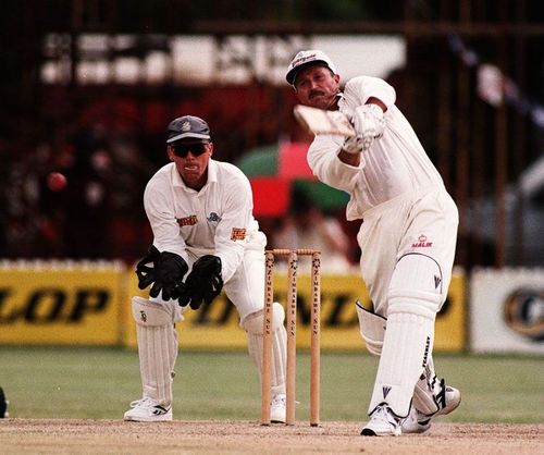 Zimbabwean David Houghton's assault on the Aussie bowlers stoked fears of a second upset over them in the World Cup 1983.