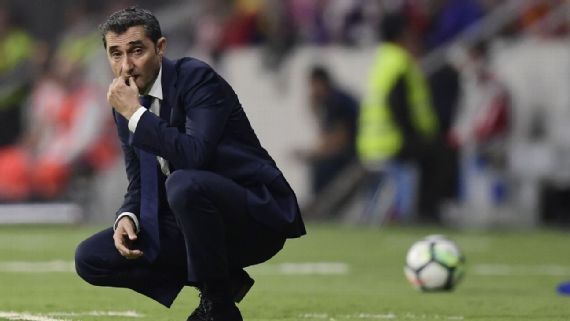 Barcelona manager Ernesto Valverde in the game against Valencia CF