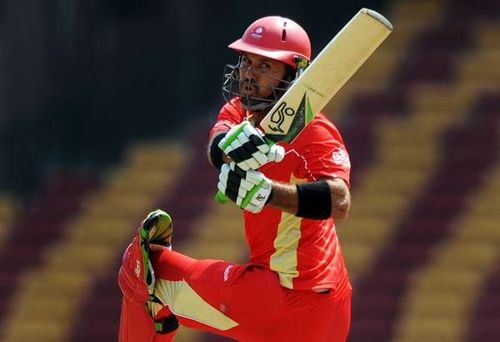 Canada's John Davison hooks one for a six on his way to blasting the then fastest hundred in World Cup