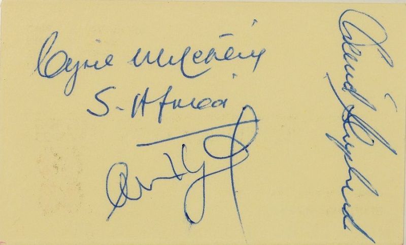 Autographs of David Shepherd (Umpire), Clive Lloyd (Match Referee) and Cyril Mitchely (Third Umpire) on the reverse of my business card. (&Acirc;&copy; Ranjan Mellawa)