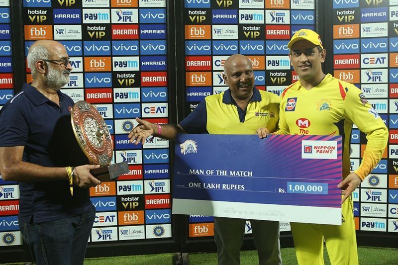 MSD with his Man of the Match Award yesterday.