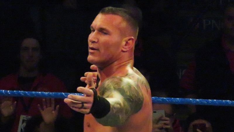 Randy Orton did not hold back about this WWE legend on Twitter.