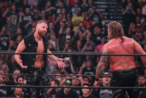 Jon Moxley, the former Dean Ambrose made his AEW debut at Double or Nothing, at the expense of Chris Jericho.