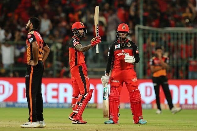 Mann and Hetymer took RCB to 4-wicket win (picture courtesy: BCCI/iplt20.com)