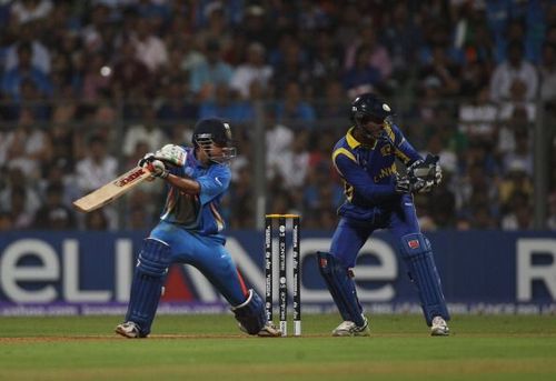 The southpaw Gautam Gambhirâs century stand with skipper Dhoni swung the final Indiaâs way.