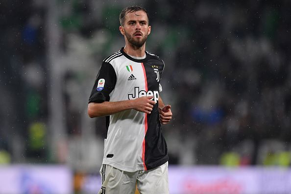 Juventus might swap Pjanic for Manchester United target