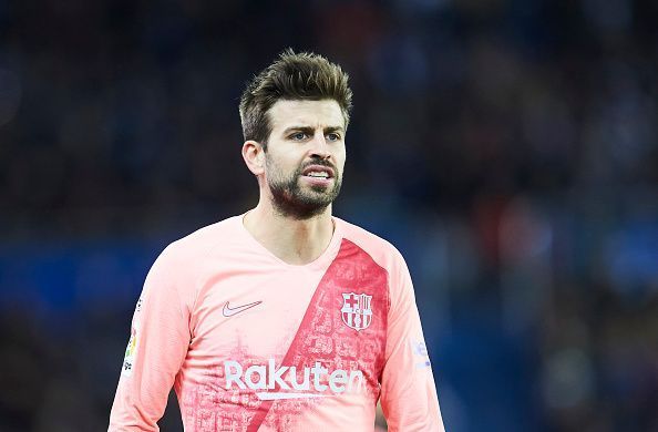 Gerard Pique, Deportivo Alaves v FC Barcelona - La Liga