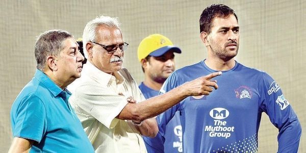 Chennai Super Kings CEO, Kasi Viswanthan with dhoni