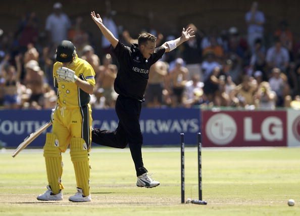 Shane Bond celebrates taking the wicket of Ian Harvey 