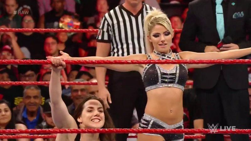 Will Alexa Bliss be able to become SmackDown Women's Champion?