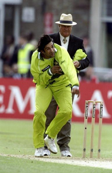 Wasim Akram of Pakistan Sri Lanka v India - Commonwealth Bank Series