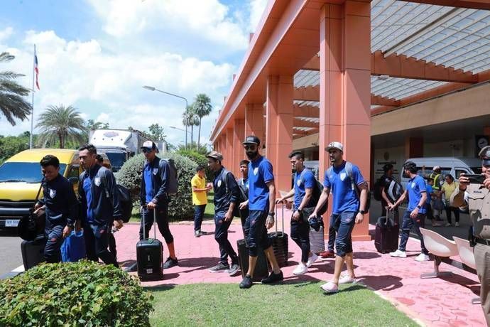 Indian Football Team arriving Thailand Sunil Chhetri