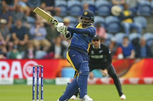 Dimuth Karunaratne carried through his bat