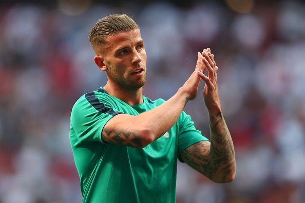 Manchester United are still interested in Alderweireld