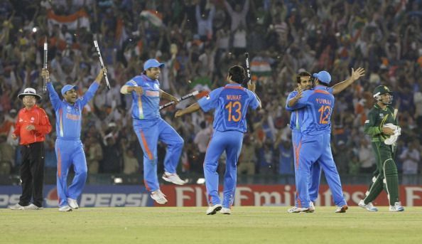 India defeated Pakistan to reach the 2011 World Cup finals