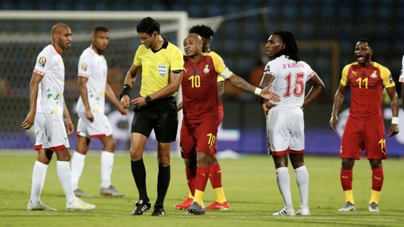 Ghana&#039;s captain protests John Boye&#039;s sending off