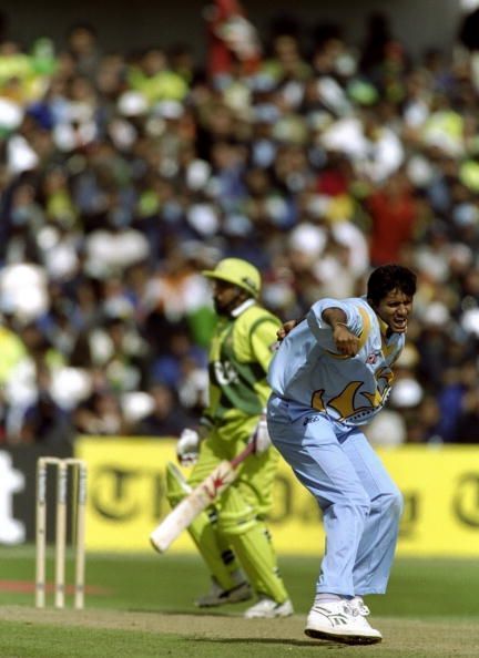 Venkatesh Prasad celebrating a Pakistani Wicket