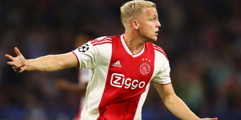Van de Beek registered 16 goals and notched 12 assists in all competitions last season