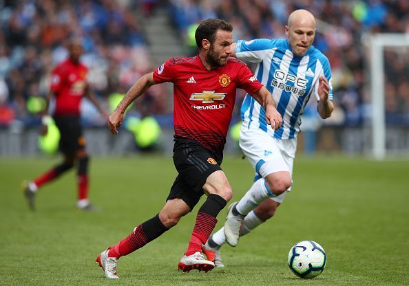 Huddersfield Town v Manchester United - Premier League