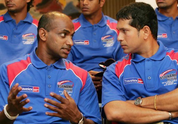 Sri Lanka&#039;s Sanath Jayasuriya (L)