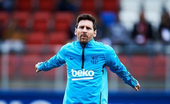 Lionel Messi trains for Barcelona.