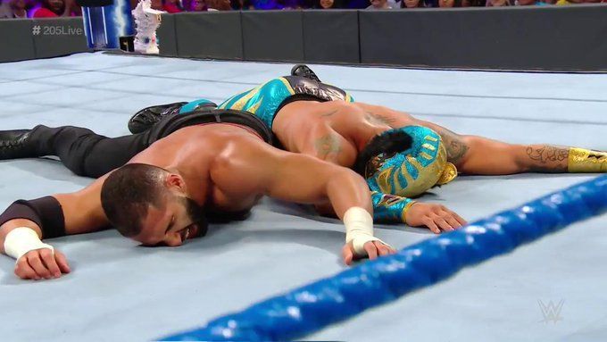 Both Daivari and Dorado had a lot to prove in a hard-hitting bout tonight