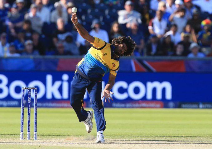 The iconic slinging action that makes Malinga so unique.