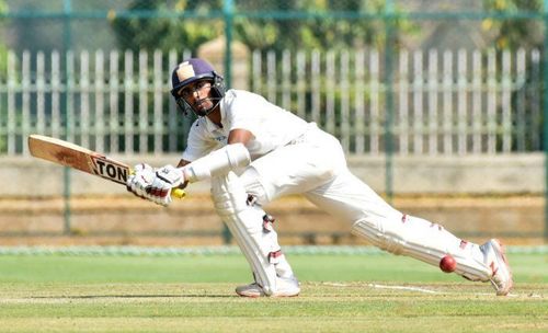 Abhimanyu Easwaran batting for the Bengal Ranji Team (Credits: Deccan Herald)