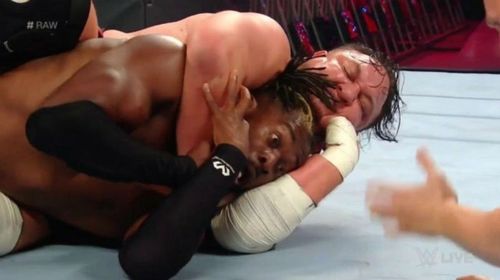 Kofi Kingston passed out while in the Coquina Clutch on Raw