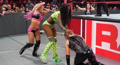 Alexa Bliss, Naomi and Natalya