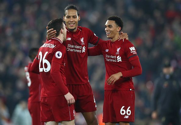 Andrew Robertson (l), Virgil van Dijk (c), Trent Alexander-Arnold (r)