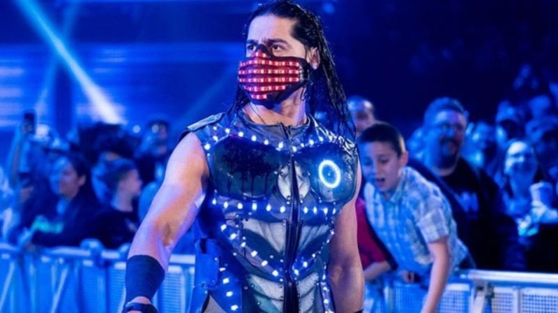 Mustafa Ali attempted to quite an obnoxious fan&#039;s aggressive comments