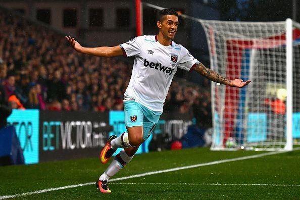Manuel Lanzini is close to extending his West Ham contract.
