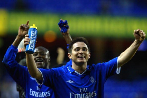 Frank Lampard in a Premier League game for Chelsea