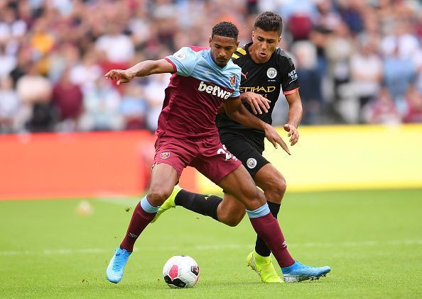 Rodri jostling with Sebastian Haller