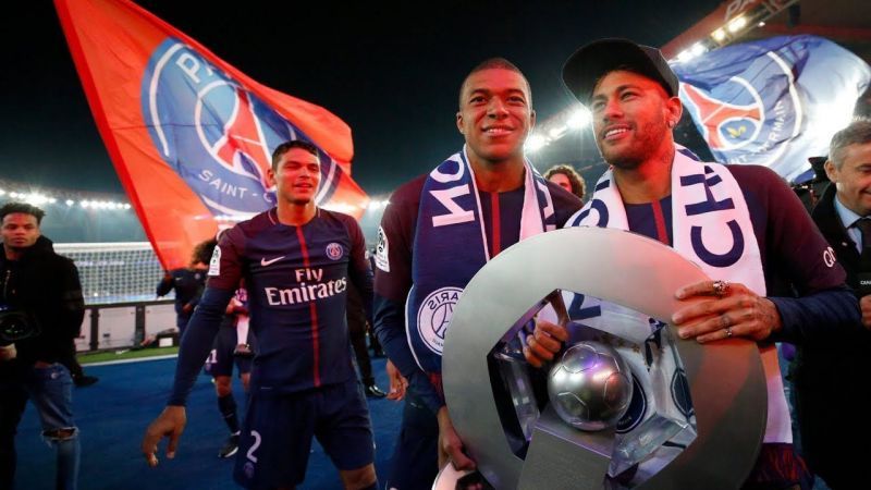 PSG players celebrating the Ligue 1 title