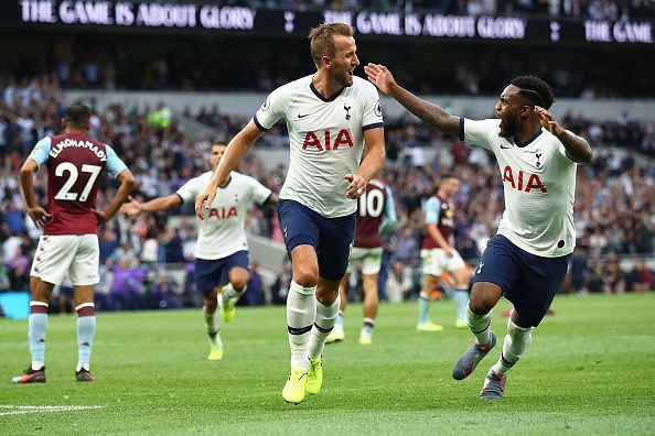 Kane scored 2 late goals to seal Spurs&#039; victory