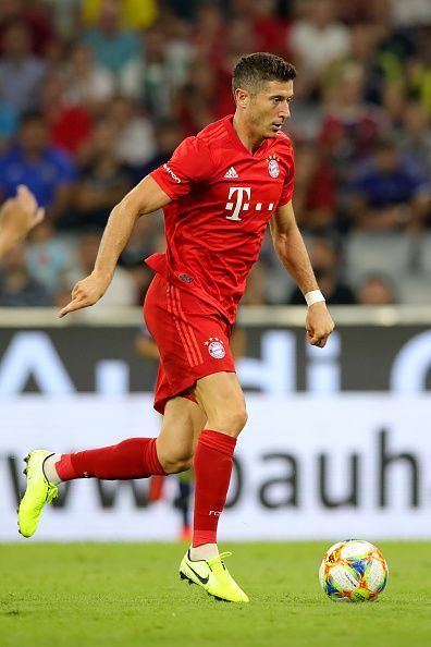 Robert Lewandowski running with the ball