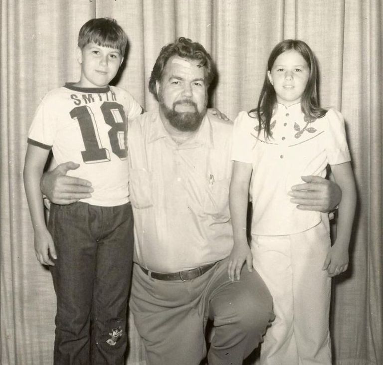 Jake the Snake Roberts alongside his father as a child with his half-sister