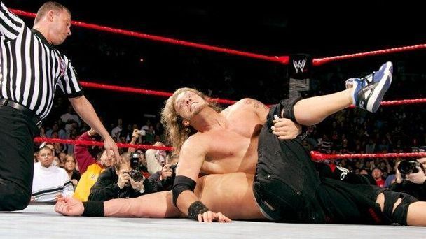 Edge pins Cena