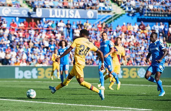 Junior Firpo goes for goal