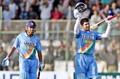 MS Dhoni (L) and Yuvraj Singh